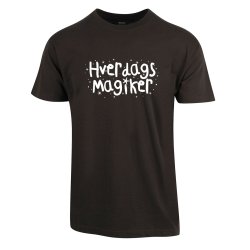 HVERDAGSMAGIKER T-SHIRT